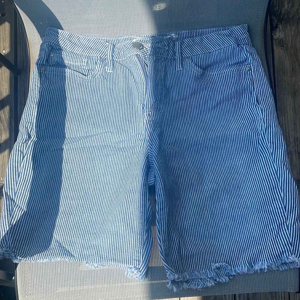 Seven7 Womens Sunset BERMUDA Short